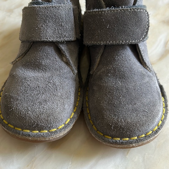 Mini Boden Toddler Boys Gray Velcro Faux Fur Lined Suede Boots Size 29 (US 12) - Picture 2 of 9